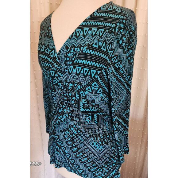 +25 Emma G top with matching scarf - Picture 5 of 14